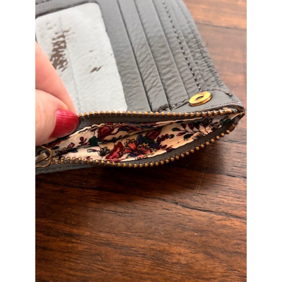 Sapahn Noelle Wristlet Charcoal Gray Pebbled Leather Bifold Wristlet Floral Line — image 5 of 8